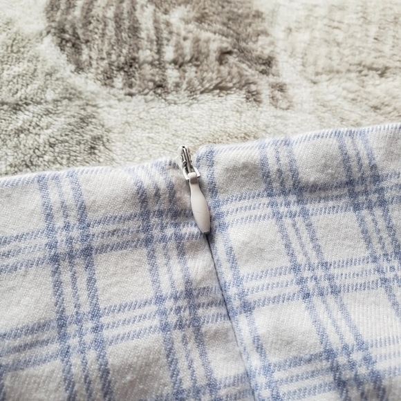 Brandy Melville cara skirt (one size) - Picture 2 of 4